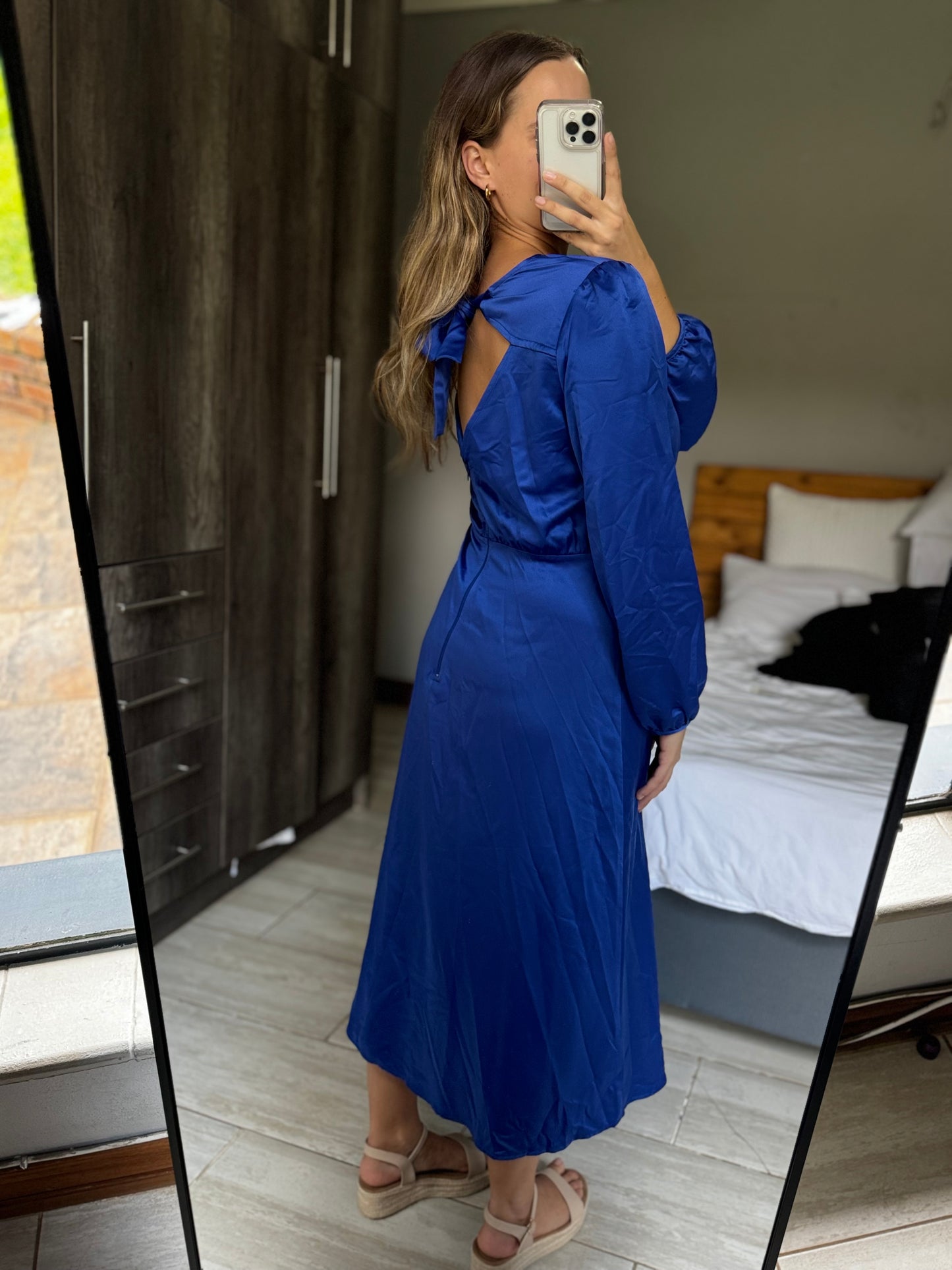 Blue silky dress (G)