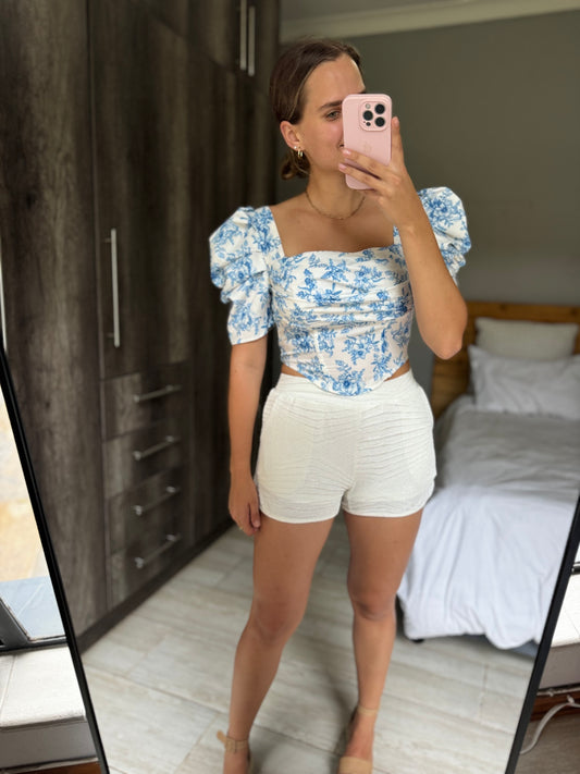 White patterned shorts (TT)