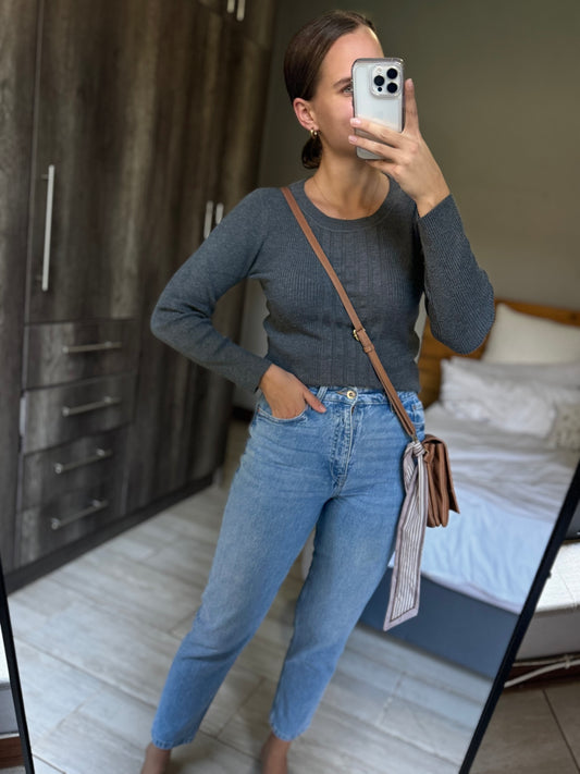 Grey knitted sweater (TTT)